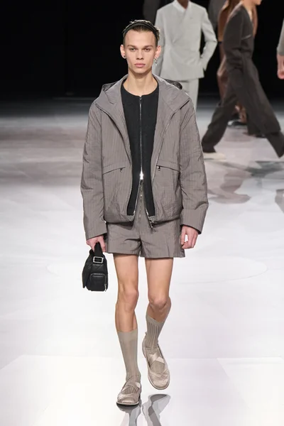 Look 26